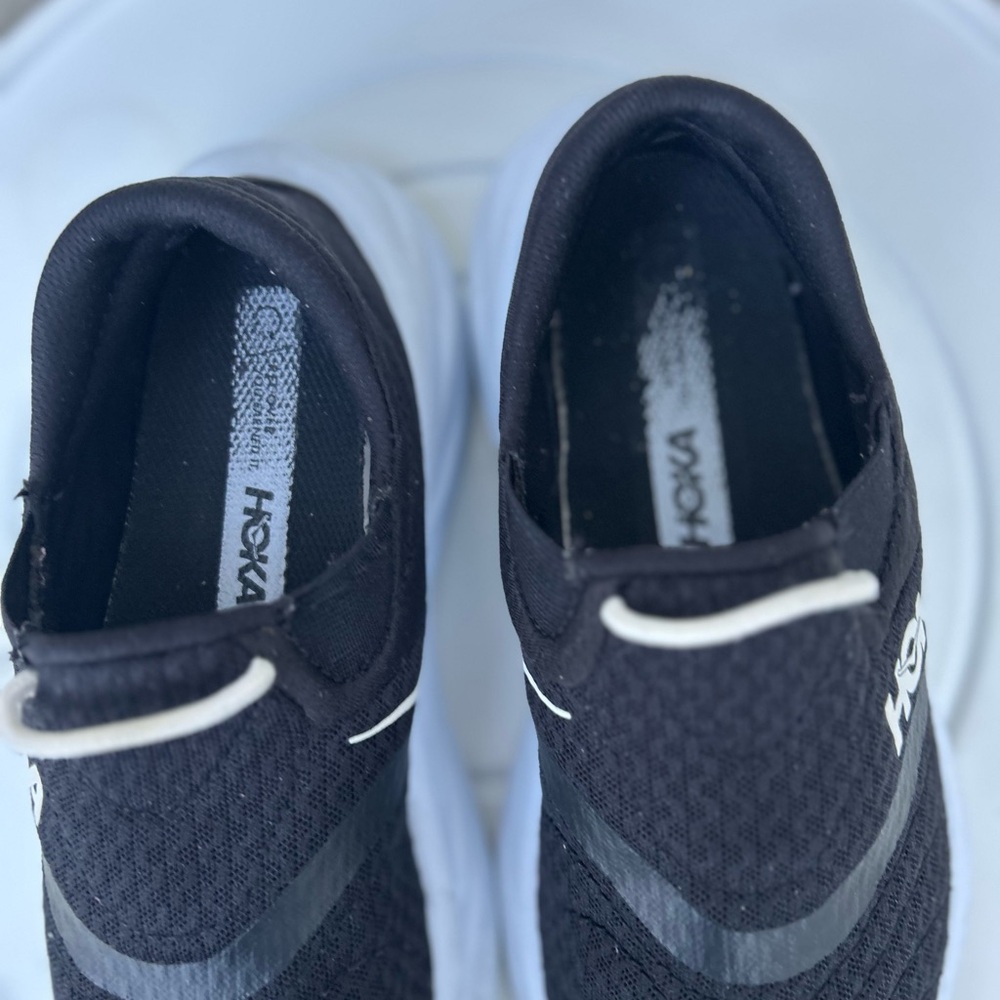 Hoka Ora Recovery Shoe 2 in a black and white colorway. Slip On Size 6 - Picture 5 of 7